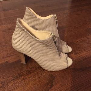 NWOT Paul Green Nude Snake Booties